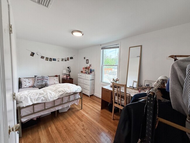 Photo - 803 Boylston St Unit B