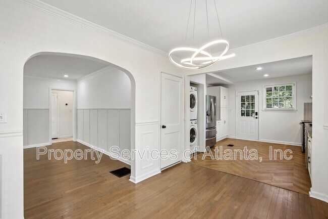 Photo - 1649 Beecher St SW