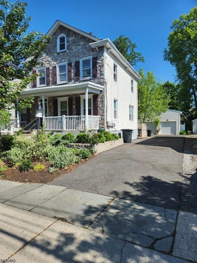 Photo - 37 Maple St