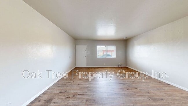 Photo - 22815 Grand St