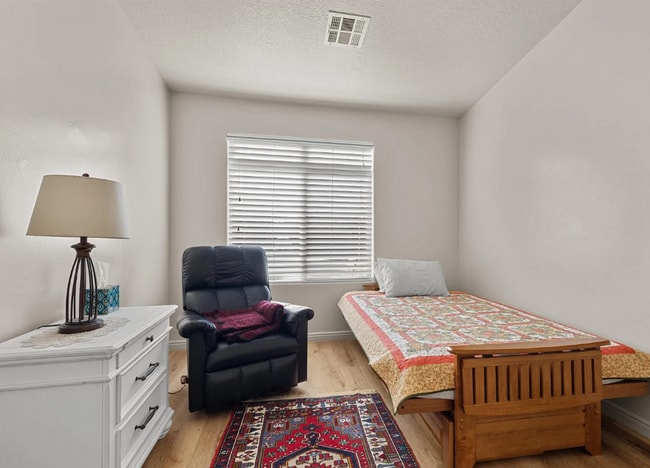 Photo - Your Perfect Hurricane Getaway Awaits!