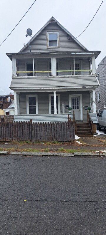 Photo - 646 Lansing St Unit 2