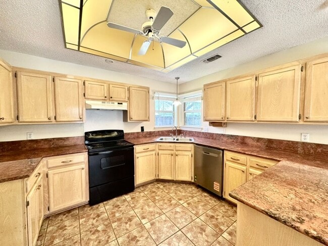 Photo - Beautiful 3BR Home in Summer Crossing
