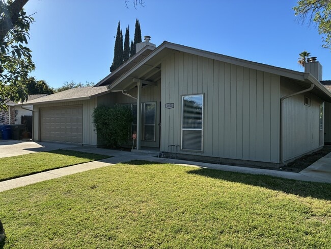 Photo - 2028 Kruger Dr