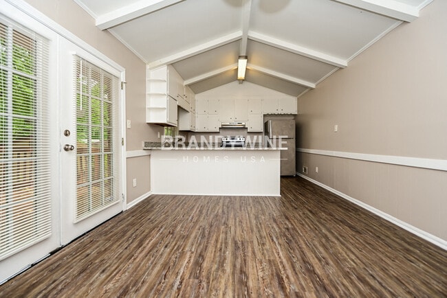 Photo - 5515 Scofield Rd