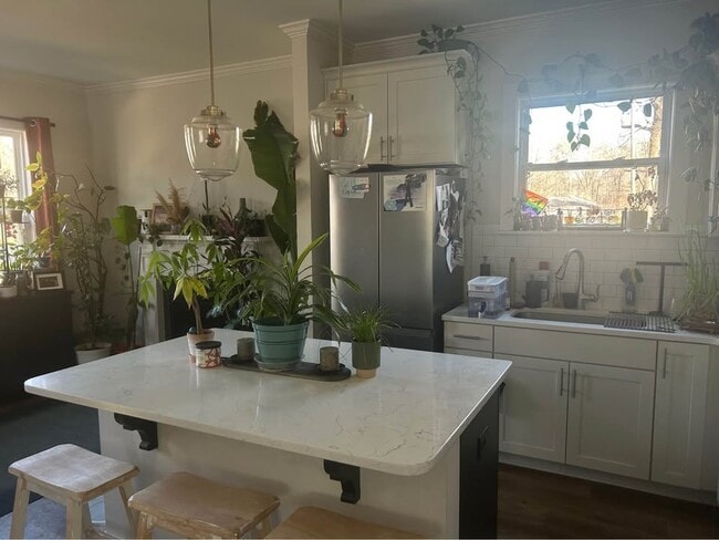 Photo - 1477 Maplewood Dr