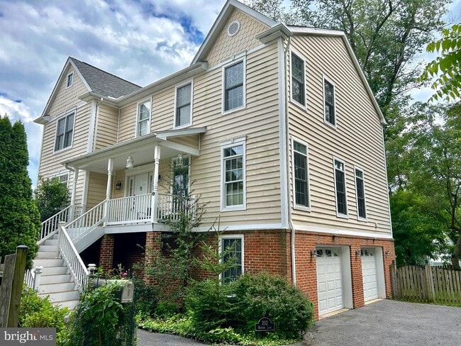 Building Photo - 202 Martins Ln
