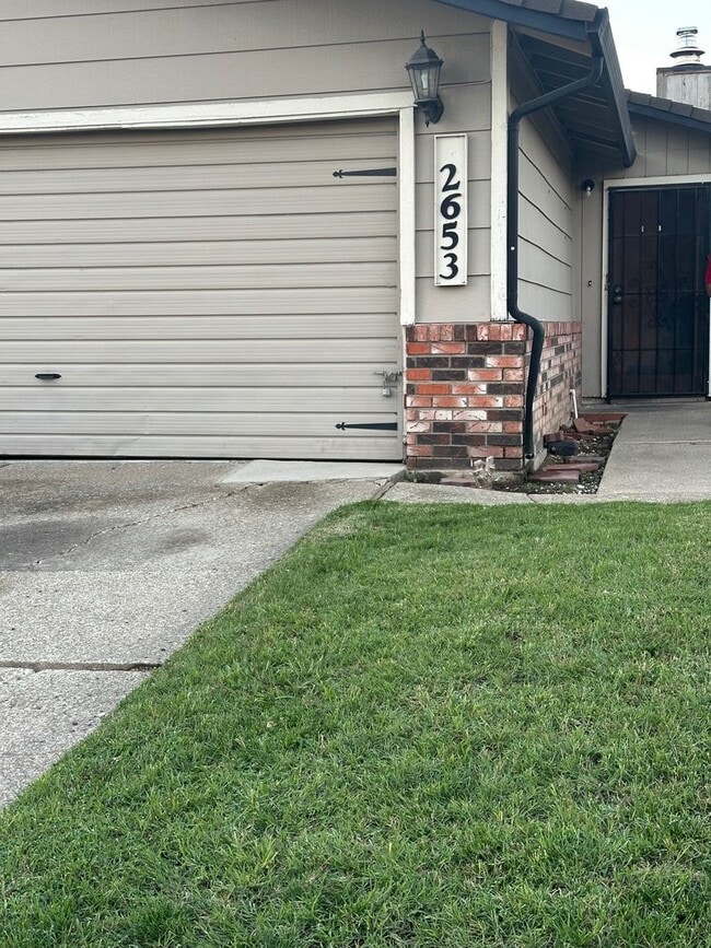 Photo - Desirable Duplex Unit with Lincoln Schools