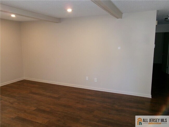 Photo - 23 Deerberry Ln