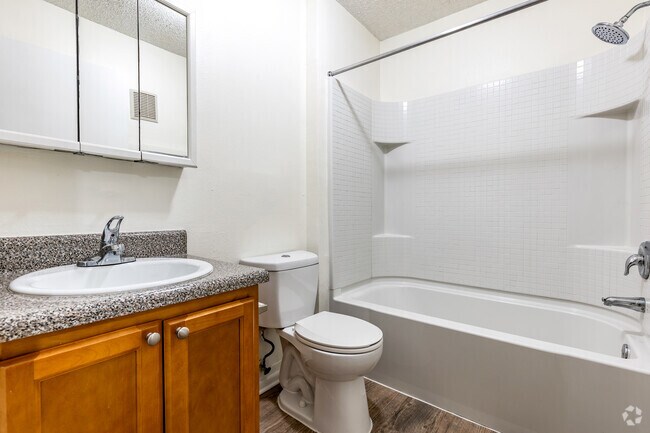 The Sand - 1BR, 1BA - 634SF - Bathroom
