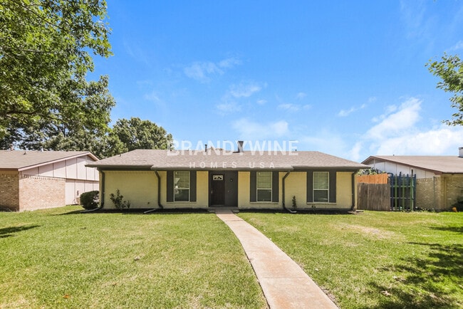 Photo - 1821 Whiteoak Dr