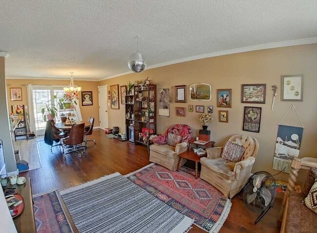 Building Photo - Fenced-in Yard + Finished Basement + Bonus Room/Office! Available July 3rd!