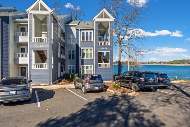 Photo - 372 Northwest Dr