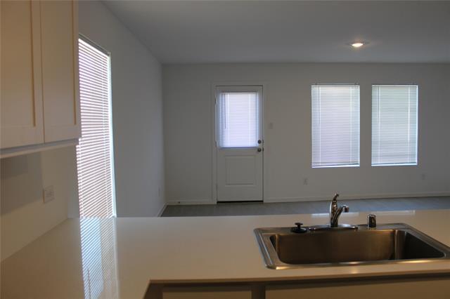 Photo - 4048 Arklow St