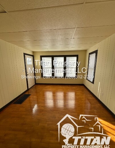 Photo - 822 S Commercial St