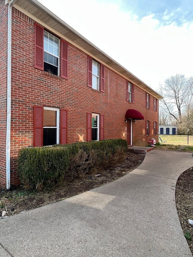 Building Photo - 100 Amy Ave Unit Apt. 2