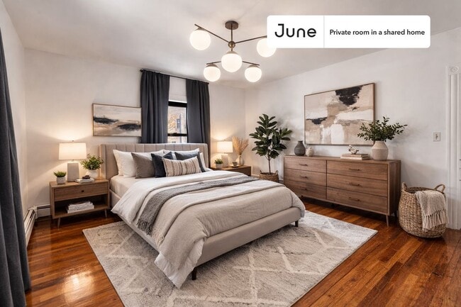 Building Photo - Room in Shared 6 bed/2 bath home