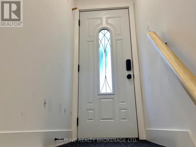 Photo - 792 Fleet St