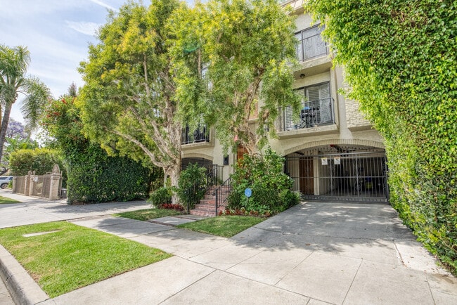 Photo - 839 S Holt Ave