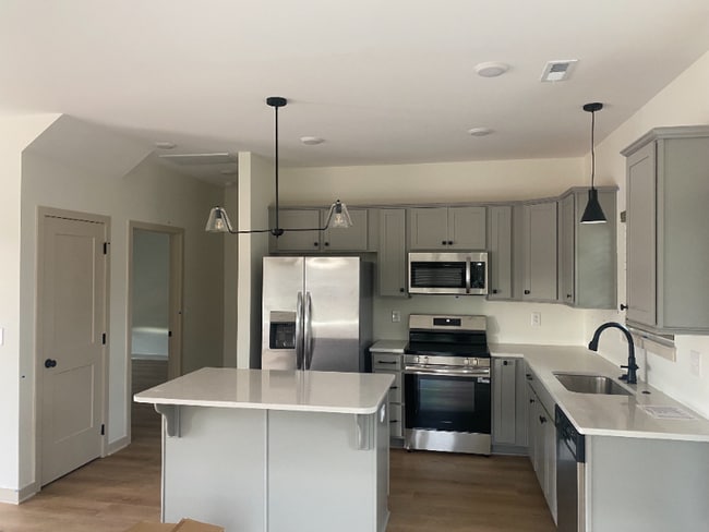 Photo - 311 W Broad St