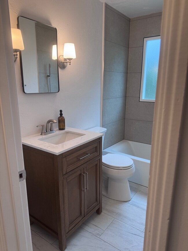 Photo - 720 6th St