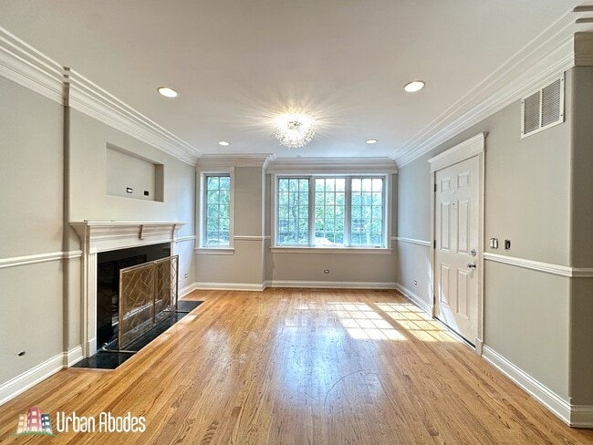 Photo - 3721 N Clifton Ave Unit J00W