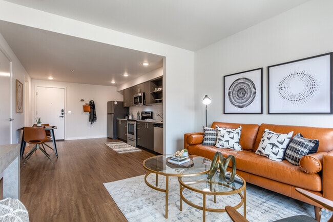 1BR, 1BA - 675 SF - Heather Lodge Apartments