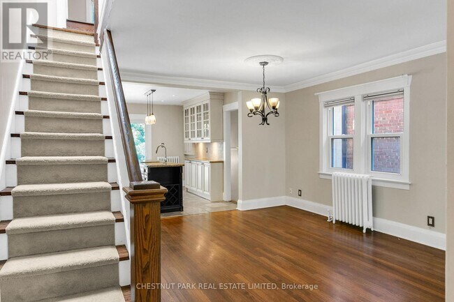 Photo - 484 Merton St