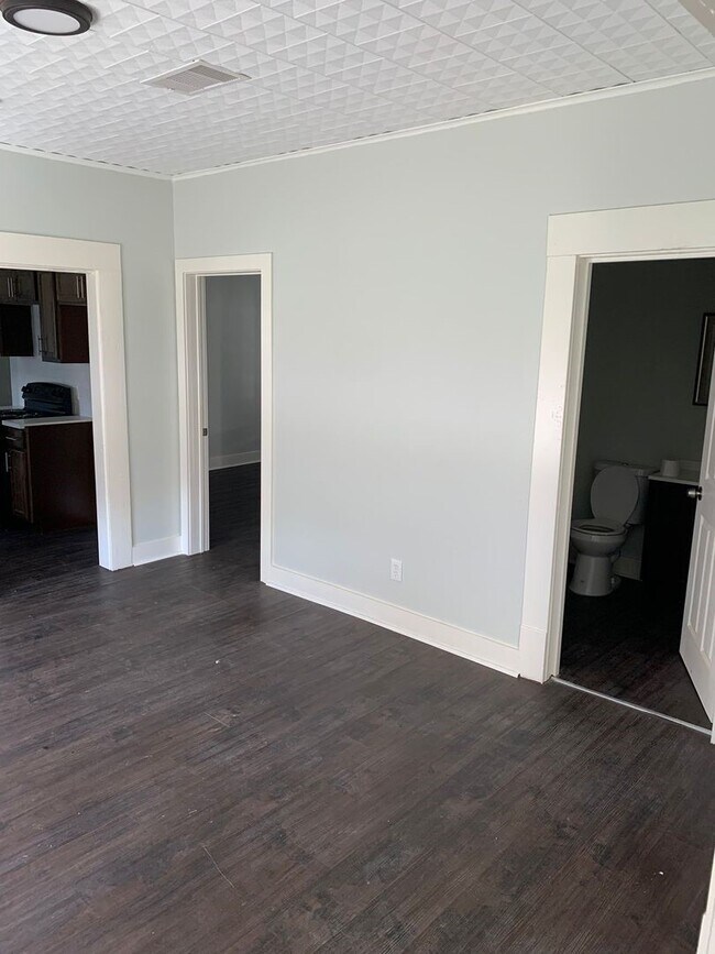 Photo - 1107 Avenue A