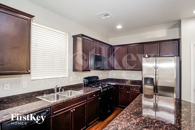 Photo - 121 Country River Ave