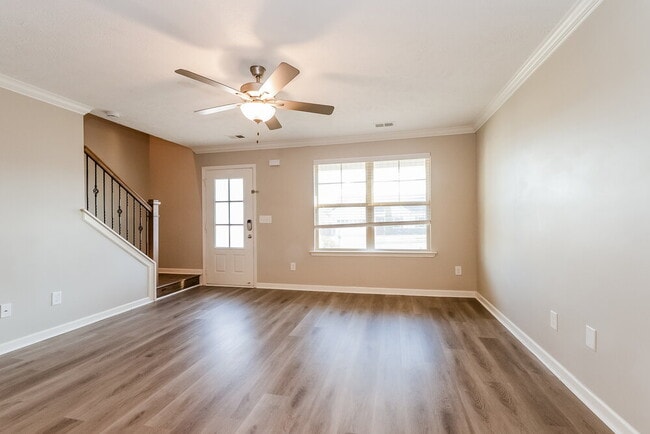 Photo - 1357 Busiris Dr