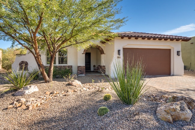 Building Photo - 57 Burruel St