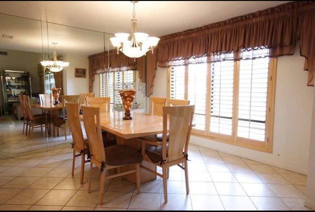 Photo - 4500 Whitsett Ave Unit 6