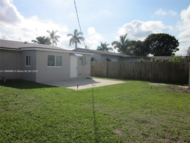 Photo - 7571 Pierce St