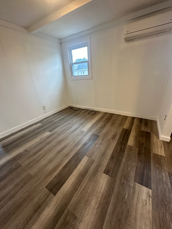 Building Photo - Lakeview Ave Rental