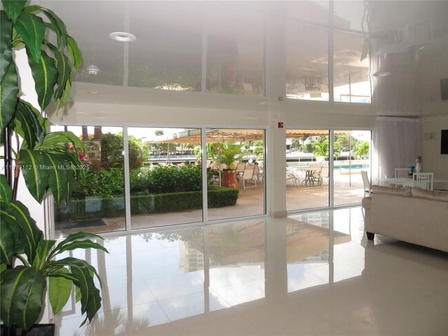 Photo - 220 Kings Point Dr Unit 607