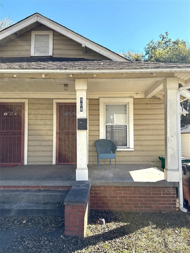 Photo - 904 Harrill St