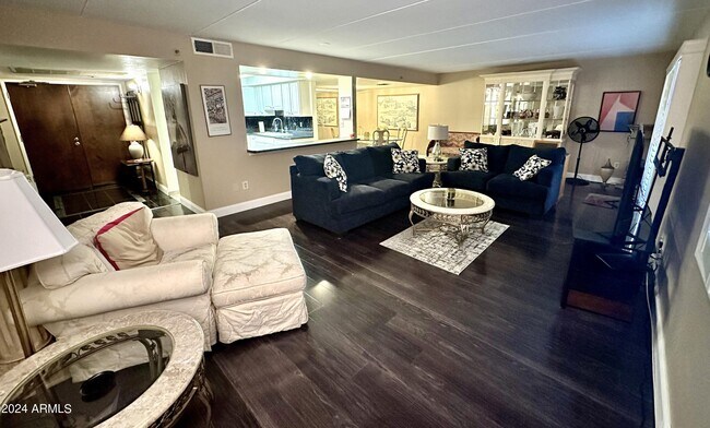 7950 E Camelback Rd Unit 111