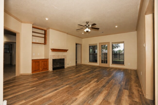Photo - 112 Portulaca St