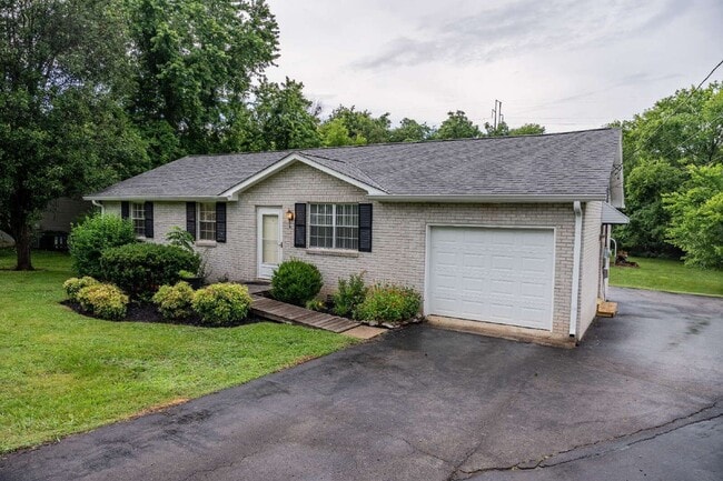 Photo - 207 Whitnel Dr