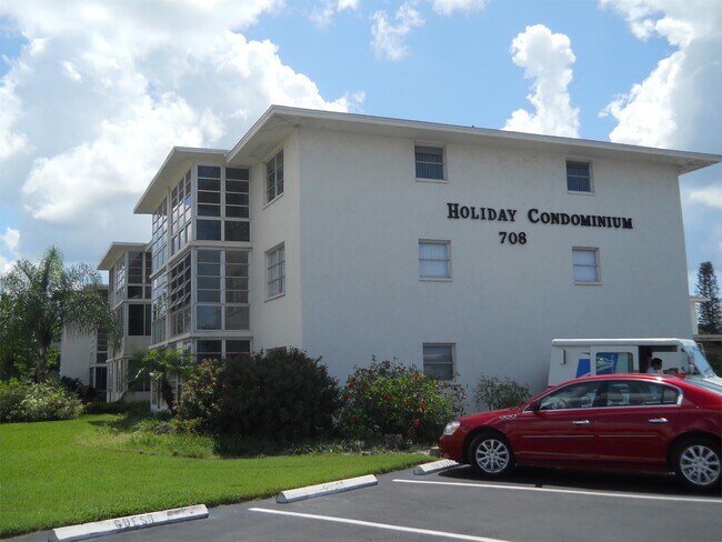 Building Photo - 708 S Tamiami Trl