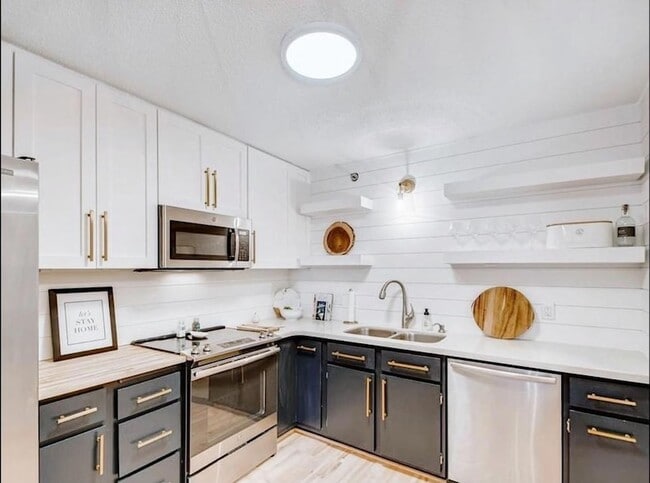 Photo - 121 Washington Ave S