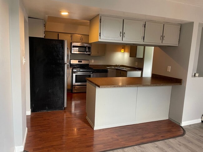 Building Photo - 62 N Bryant Ave Unit Apt 2