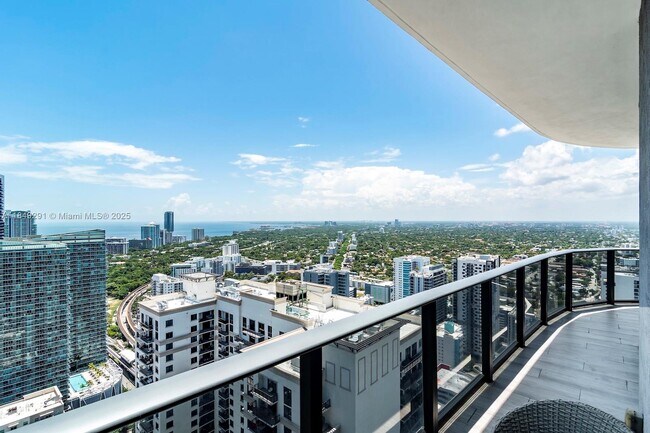 Building Photo - 55 SW 9th St Unit 4206 Rental