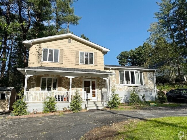 Building Photo - 425 High St Rental
