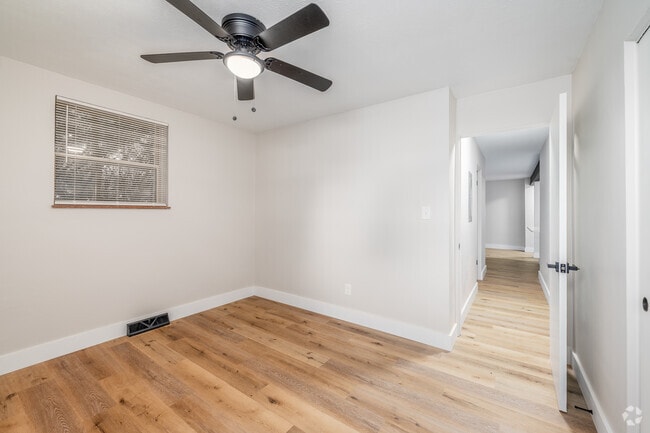 2BR, 1BA - 915SF - Primary Bedroom