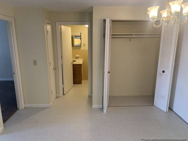 39 Dinan Dr