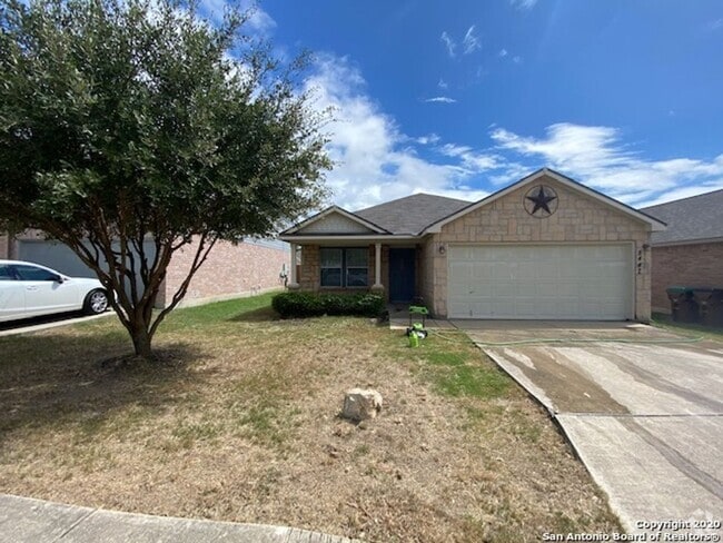 Building Photo - Great Floor Plan ~ Great Location ~ Lots o... Rental