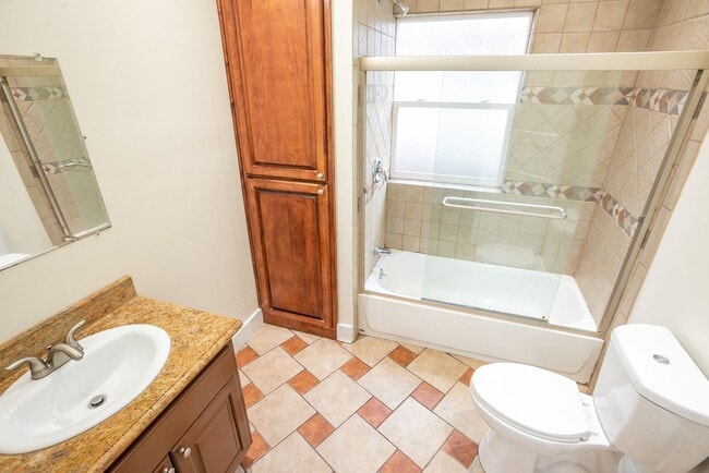 Photo - 1424 N Northgate Way Unit 1424 N Northgate Way
