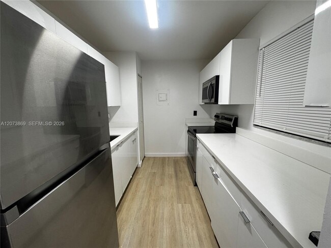 Photo - 888 NE 132nd St Unidad 206